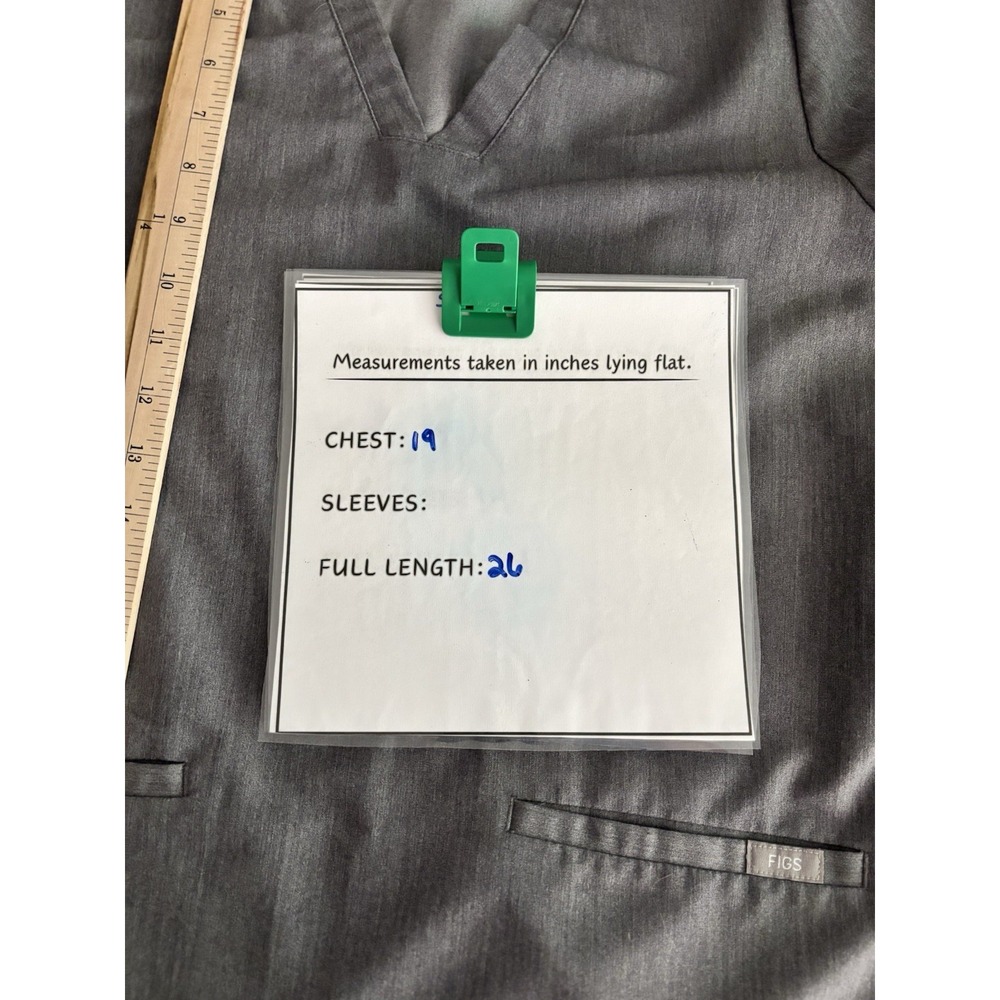 FIGS Casma Three Pocket Scrub Top Womens S Heather Gray Short Sleeve V Neck Logo - Picture 7 of 7